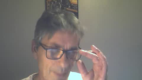 Snapshot of seigneurdc09 chatting on 09/08/25, 04:17 seigneurdc09 online show from 09/08/25, 04:17