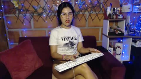 Snapshot of seleena_01 chatting on 09/10/25, 10:54 seleena_01 online show from 09/10/25, 10:54