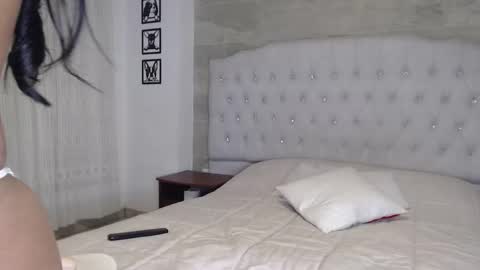 Snapshot of seleena__ chatting on 02/09/25, 04:04 seleena__ online show from 02/09/25, 04:04