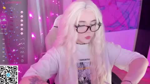 Selena  online show from 04/25/26, 11:46