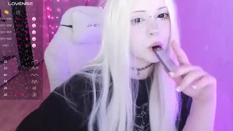 Snapshot of selena___cute chatting on 08/03/26, 06:33 Selena online show from 08/03/26, 06:33