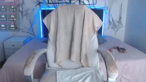 Selena online show from 10/26/25, 06:58