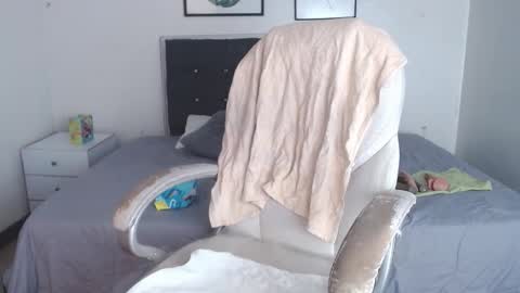 Selena online show from 03/08/26, 04:33