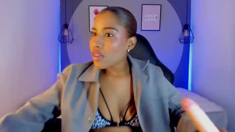 Selena online show from 10/08/25, 11:19