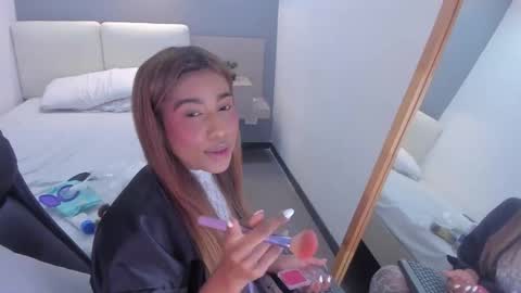 Selena online show from 11/09/25, 09:51