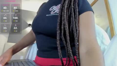 Selena online show from 11/22/25, 10:58