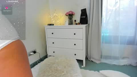 Selena online show from 03/17/26, 06:17