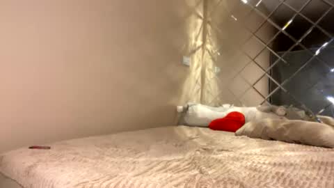 Snapshot of selena_shawty chatting on 09/09/25, 03:55 H i  My names is Selena Welcome to my room  Please thumbs up - its important online show from 09/09/25, 03:55