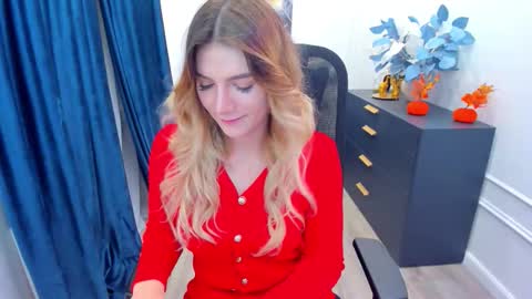 Snapshot of selenaemoore chatting on 10/17/25, 04:37 selenaemoore online show from 10/17/25, 04:37