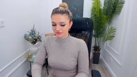 selenaemoore online show from 01/15/26, 03:11