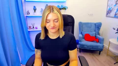 selenaemoore online show from 05/02/26, 07:30