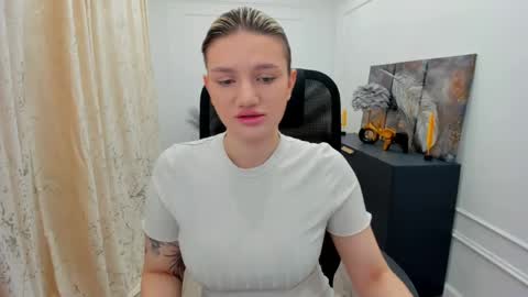 selenaemoore online show from 05/30/26, 03:47