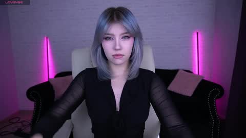 selenairis online show from 04/01/26, 12:00