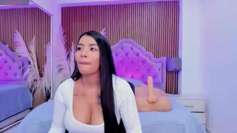 Snapshot of selenastonne chatting on 12/13/25, 08:04 selenastonne online show from 12/13/25, 08:04