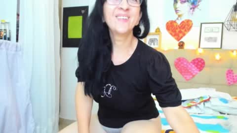 Snapshot of selene_milf_ chatting on 02/17/25, 03:15 Selene online show from 02/17/25, 03:15