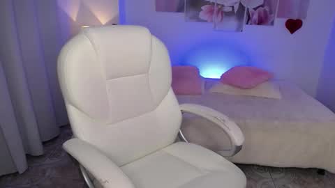 selene_rouse_ online show from 02/20/26, 10:54