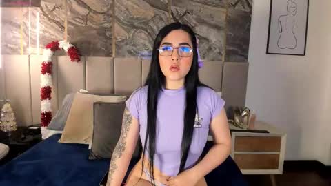 Snapshot of selene_shay chatting on 11/28/25, 12:19 Selene online show from 11/28/25, 12:19