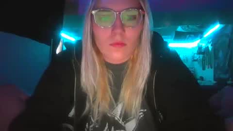 Snapshot of selenebaby chatting on 01/08/25, 01:53 Selene online show from 01/08/25, 01:53