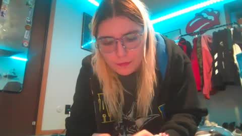 Snapshot of selenebaby chatting on 01/16/25, 12:45 Selene online show from 01/16/25, 12:45