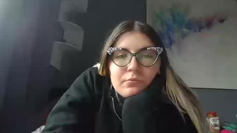 Snapshot of selenebaby chatting on 10/13/25, 03:56 Selene online show from 10/13/25, 03:56