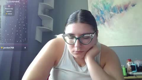 Snapshot of selenebaby chatting on 10/17/25, 05:59 Selene online show from 10/17/25, 05:59