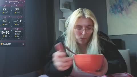 Selene online show from 04/08/26, 10:54