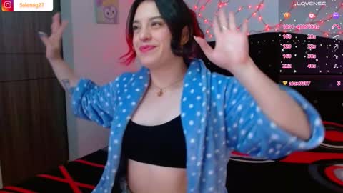 Snapshot of seleneg chatting on 11/28/25, 06:38 Selene G online show from 11/28/25, 06:38