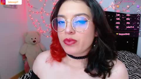 Snapshot of seleneg chatting on 12/20/25, 07:04 Selene G online show from 12/20/25, 07:04