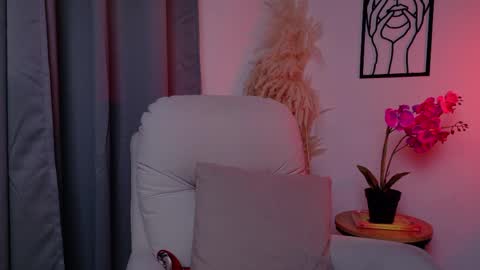 Selene Nova online show from 04/07/26, 07:58