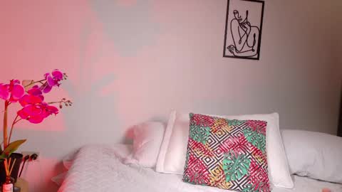 Snapshot of selenenova chatting on 05/15/26, 02:57 Selene Nova online show from 05/15/26, 02:57