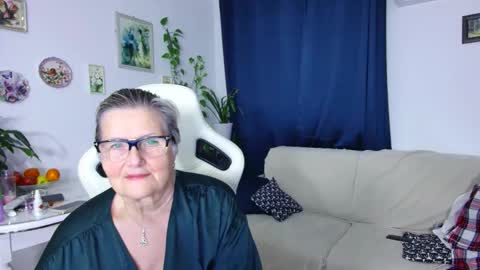 Selenna online show from 01/18/26, 06:44