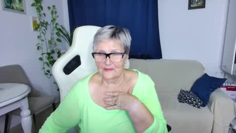 Selenna online show from 02/11/26, 06:24