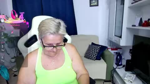 Selenna online show from 05/01/26, 06:01