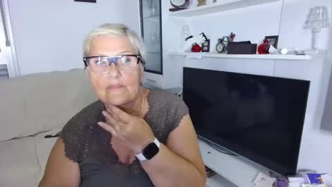 Selenna online show from 06/07/26, 04:44