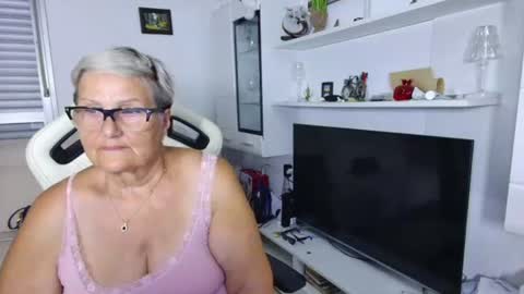 Selenna online show from 07/06/26, 05:26