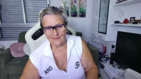Selenna online show from 07/28/26, 05:45