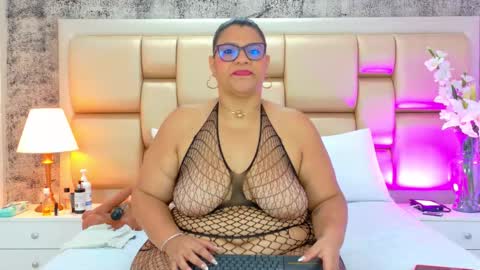 Selenna Cooper online show from 01/06/26, 11:47