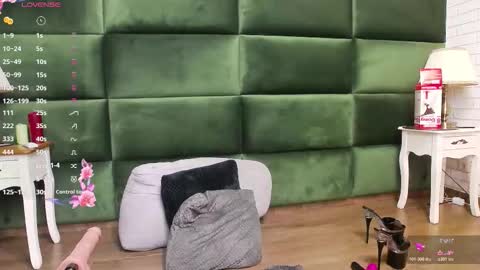 Snapshot of selensummer chatting on 11/09/25, 08:07 Selen online show from 11/09/25, 08:07