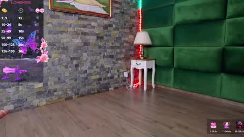 Snapshot of selensummer chatting on 02/26/26, 08:19 Selen online show from 02/26/26, 08:19