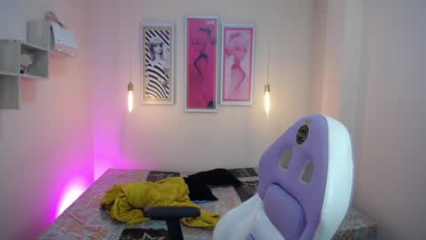 Snapshot of seleny_fitness chatting on 12/07/24, 11:29 Mayte online show from 12/07/24, 11:29