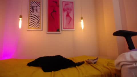 Snapshot of seleny_fitness chatting on 12/07/24, 02:35 Mayte online show from 12/07/24, 02:35