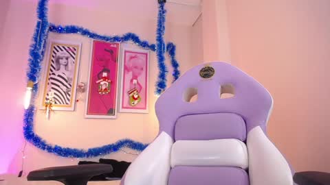 Snapshot of seleny_fitness chatting on 12/19/24, 04:57 Mayte online show from 12/19/24, 04:57