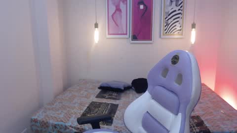 Snapshot of seleny_fitness chatting on 02/06/25, 01:21 Mayte online show from 02/06/25, 01:21