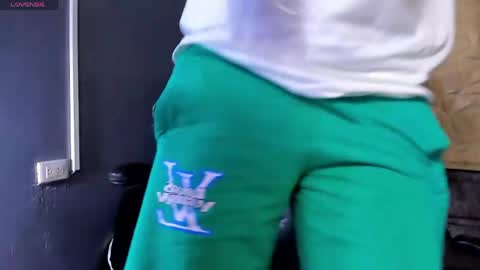 selfsuck_balls online show from 04/12/26, 06:02