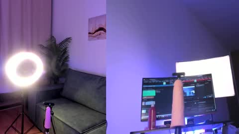 Snapshot of selina_coy chatting on 03/09/25, 09:14 lina next stream nearest evening online show from 03/09/25, 09:14