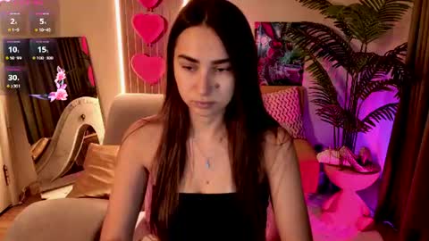 I am Lina online show from 07/08/26, 08:19