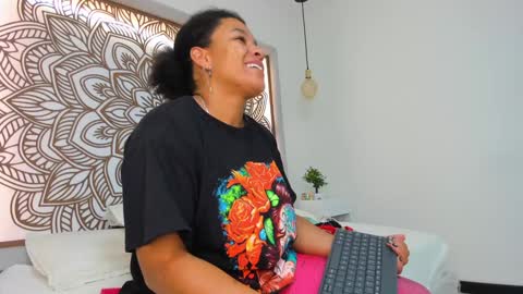 Snapshot of selket_ chatting on 12/03/24, 11:33 Selket online show from 12/03/24, 11:33