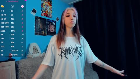 Mindy online show from 01/10/25, 04:12