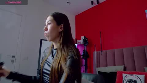 Nicole online show from 09/15/25, 01:38