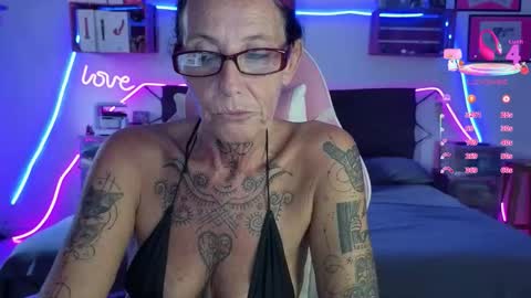 Snapshot of selvaggia_del_caribe chatting on 05/18/26, 06:14 Selvaggia Del Caribe online show from 05/18/26, 06:14